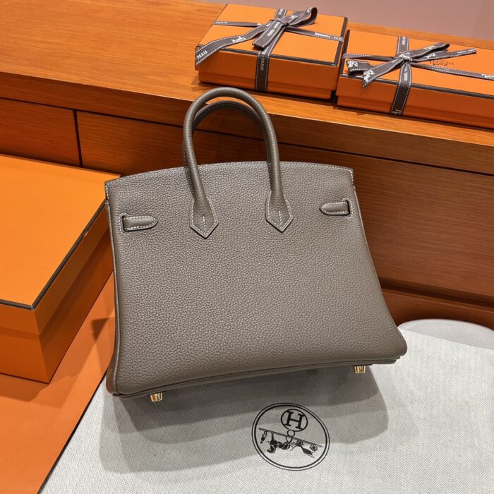 Birkin 25 | CK18 Etoupe Togo Leather | Gold Hardware | 25×20×13cm - Image 9