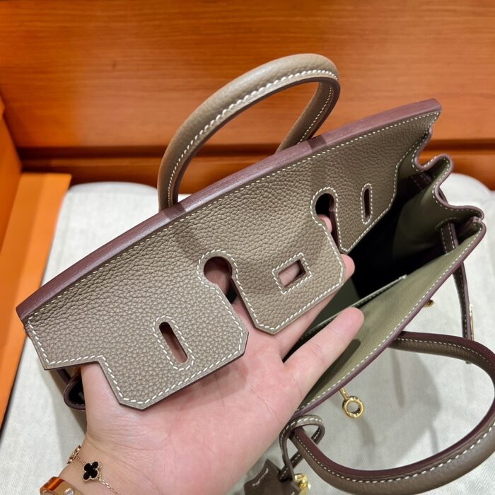 Birkin 25 | CK18 Etoupe Togo Leather | Gold Hardware | 25×20×13cm - Image 12