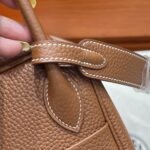 Lindy 26 | 37 Gold Clemence Leather | Gold Hardware | 26×18×12cm - Image 10