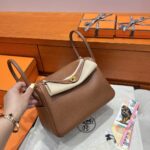 Lindy 26 | 37 Gold Clemence Leather | Gold Hardware | 26×18×12cm - Image 18