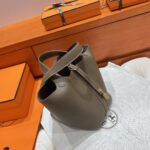 Picotin Lock 18 | Etoupe Clemence Leather | Gold Hardware | 18×13×18cm - Image 5