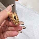 Picotin Lock 18 | Etoupe Clemence Leather | Gold Hardware | 18×13×18cm - Image 8