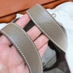 Picotin Lock 18 | Etoupe Clemence Leather | Gold Hardware | 18×13×18cm - Image 10