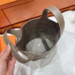 Picotin Lock 18 | Etoupe Clemence Leather | Gold Hardware | 18×13×18cm - Image 12