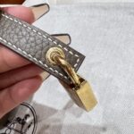 Picotin Lock 18 | Etoupe Clemence Leather | Gold Hardware | 18×13×18cm - Image 15