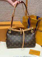 Carryall BB Monogram Handbag | Classic Color | 17×10×26cm - Image 2