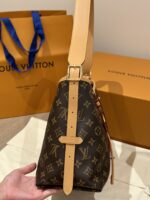 Carryall Small Monogram Handbag | Classic Color | 24×12×29cm - Image 4