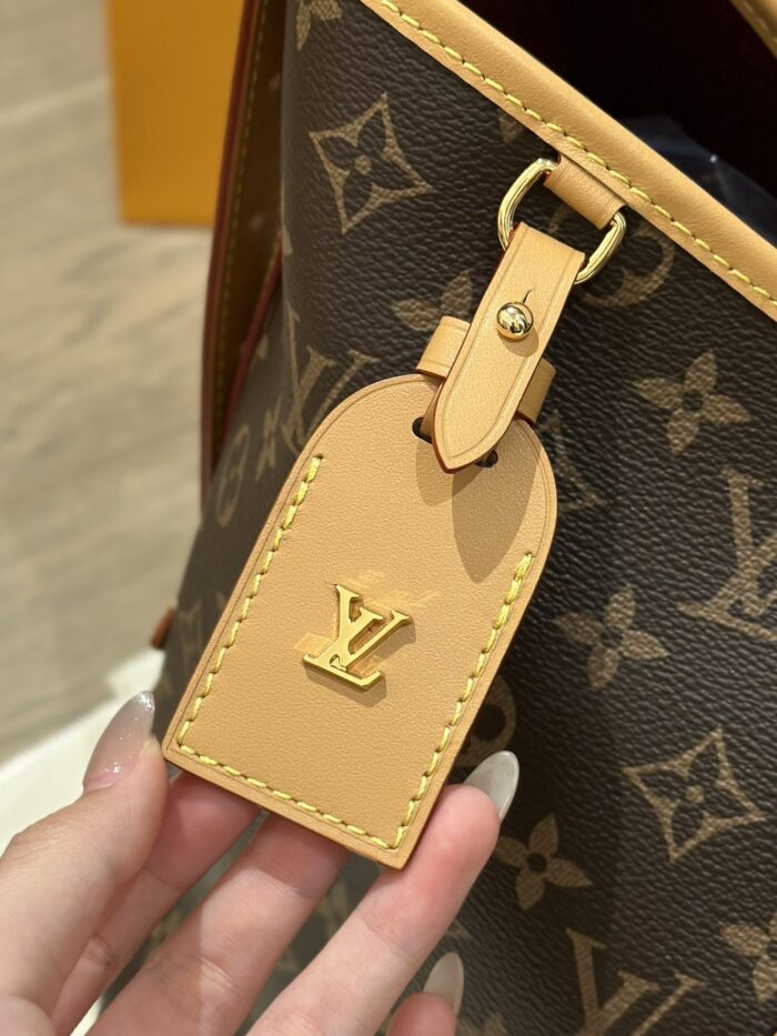 Carryall Medium Monogram Handbag | Classic Color | 30×15×39cm - Image 7