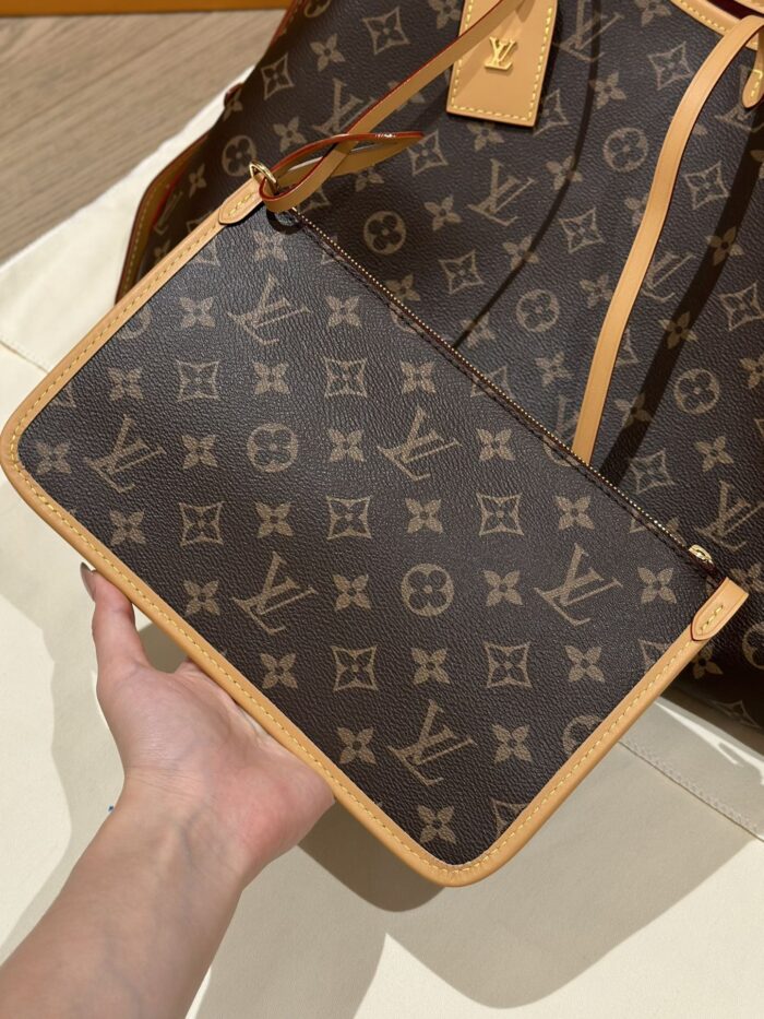 Carryall Medium Monogram Handbag | Classic Color | 30×15×39cm - Image 13