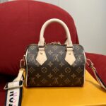 Speedy Bandoulière 20 Monogram Handbag | Black | 13.5×12×20.5cm - Image 2