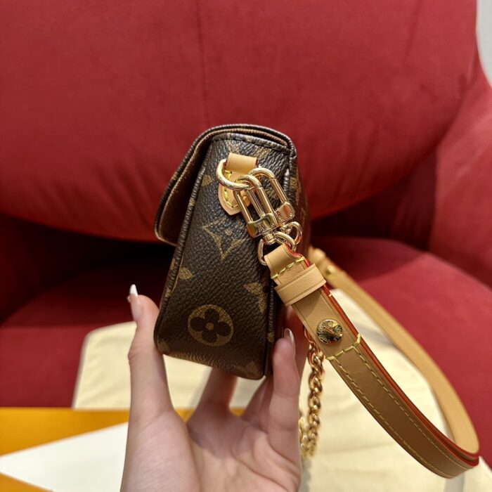 WALLET ON CHAIN IVY Monogram Handbag | Classic Color | 12×4.3×23.5cm - Image 3