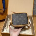 NANO NOÉ Monogram Handbag | Classic Color | 13×16×10cm - Image 2