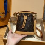 NANO NOÉ Monogram Handbag | Classic Color | 13×16×10cm - Image 12