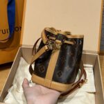 NANO NOÉ Monogram Handbag | Classic Color | 13×16×10cm - Image 14