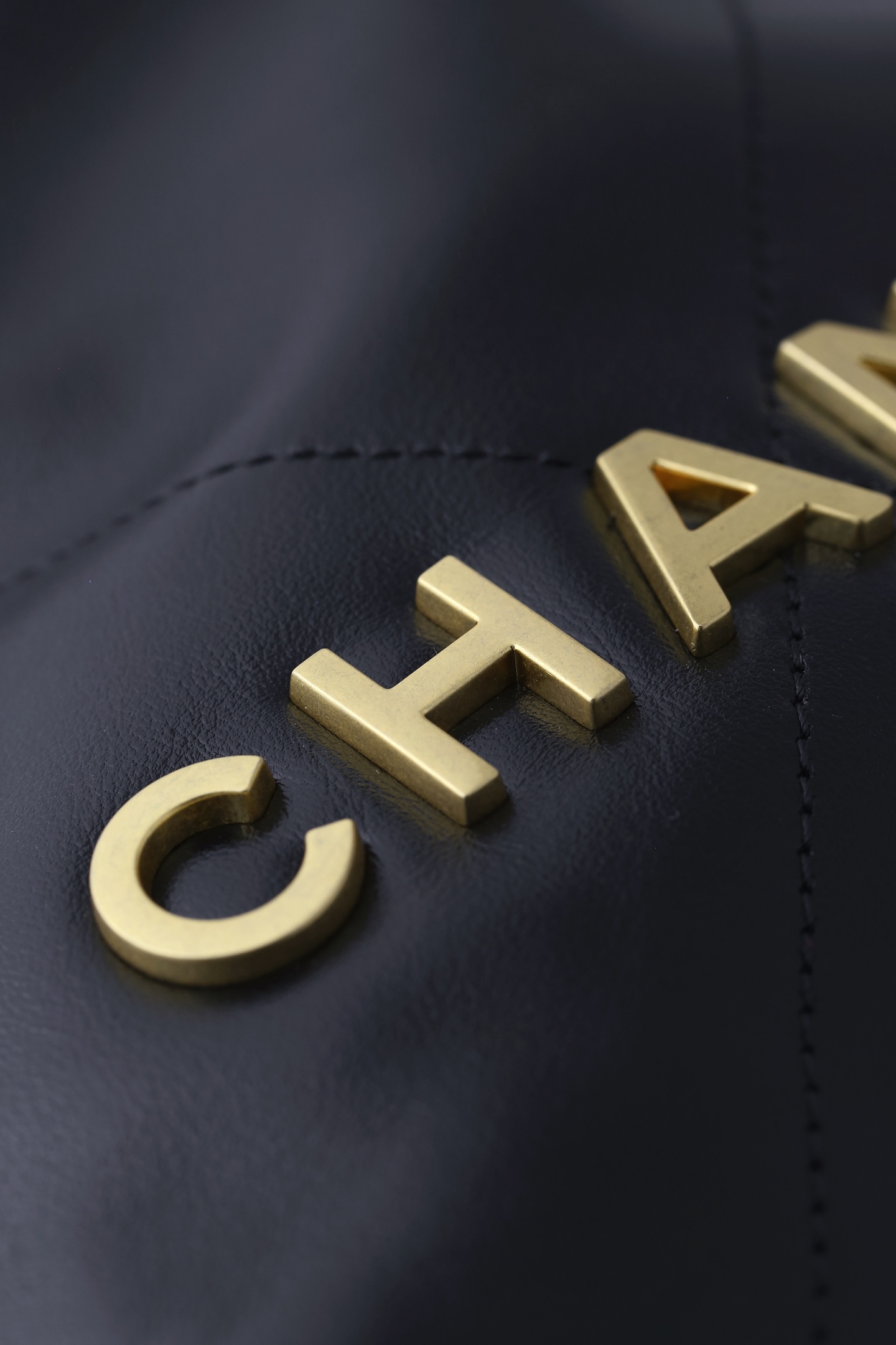 wsxc1752633564396_1 25A New Mini Black & Gold Luxury Calfskin Handbag | 20×19×6cm - Image 11