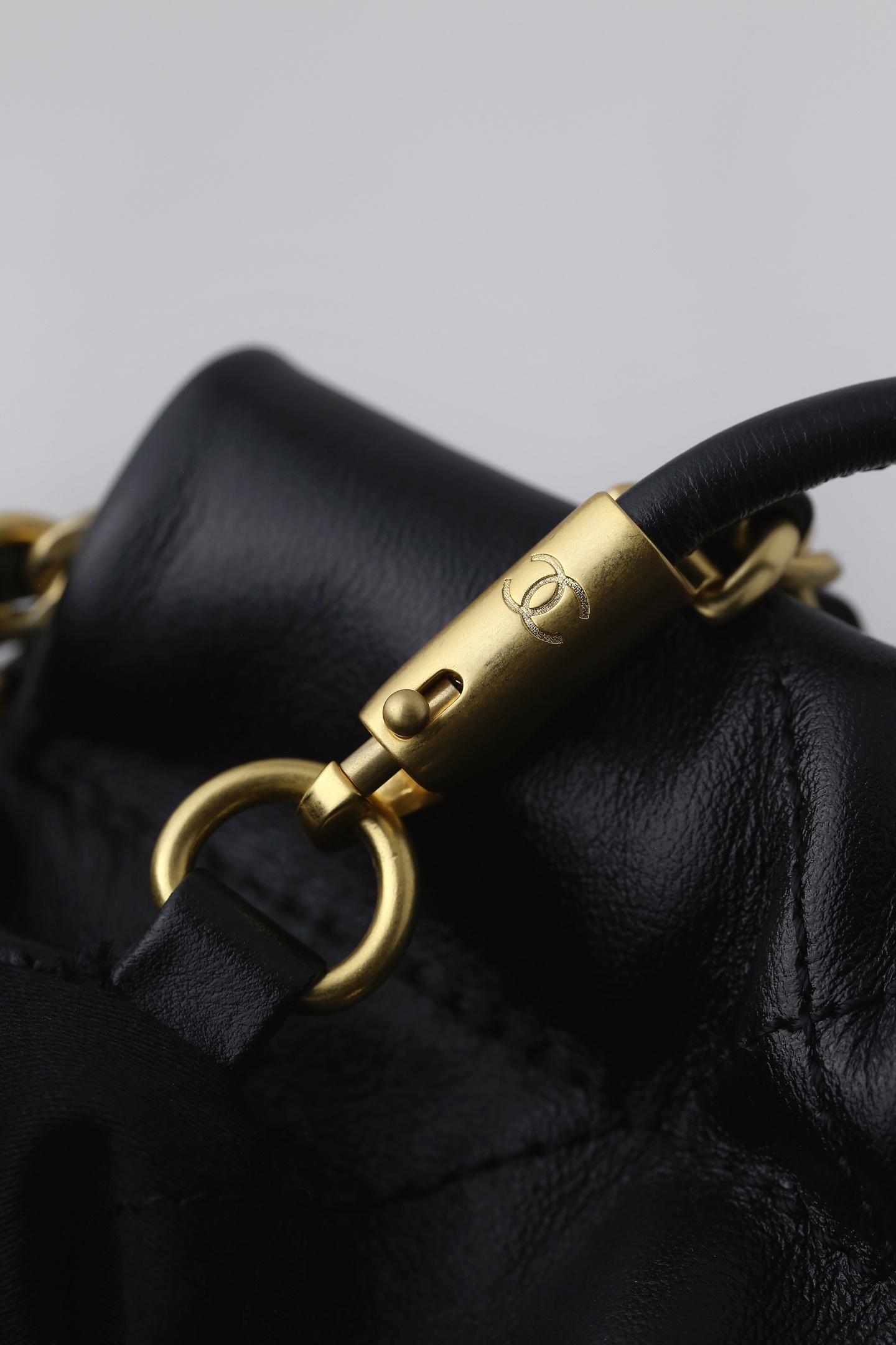 wsxc1752633564397_6 25A New Mini Black & Gold Luxury Calfskin Handbag | 20×19×6cm - Image 16