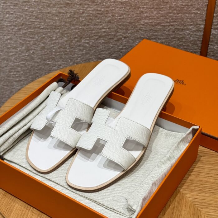 Oran Sandals | 01 Blanc | Epsom Leather Upper | Dermal Outsole | Size 35–41 - Image 2
