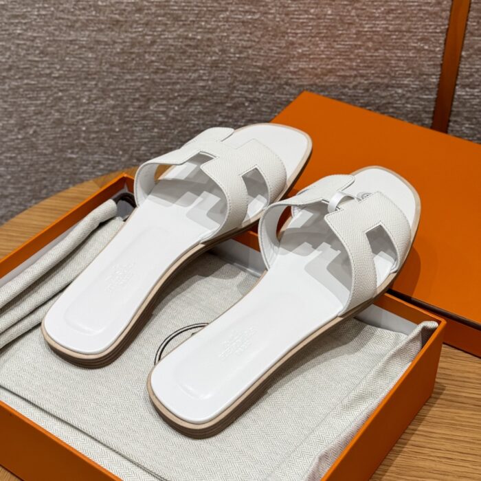 Oran Sandals | 01 Blanc | Epsom Leather Upper | Dermal Outsole | Size 35–41 - Image 4