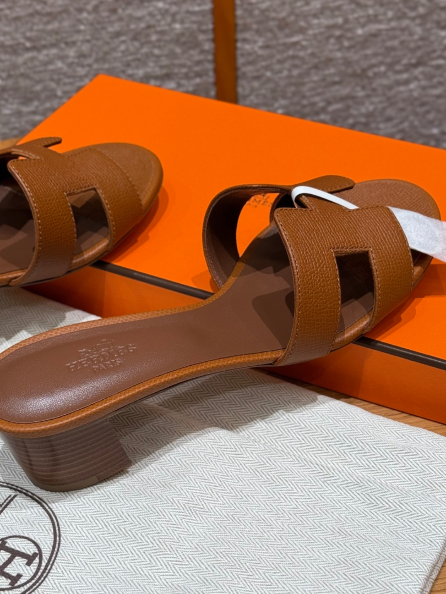 wsxc1753240584340_2(1) Oasis Women’s Sandals | Gold 37 | Epsom Leather - Image 1