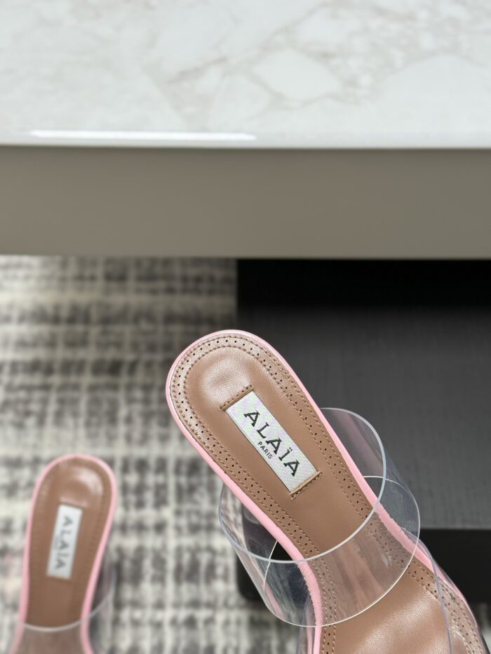 Pink Le Cœur Mules in Patent Calfskin – Romantic Elegance for Every Step - Image 9