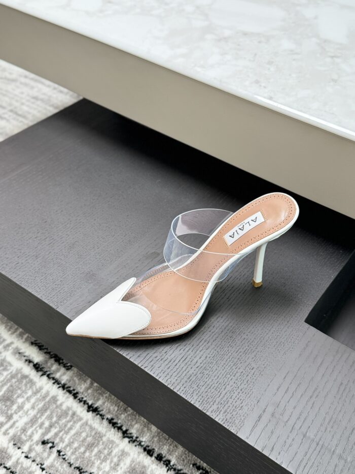 White Le Cœur Mules in Patent Calfskin – Timeless Elegance with a Modern Twist - Image 1