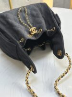 CHANEL 25 Medium Handbag | Black | Glossy Creased Calfskin & Gold & Ruthenium Metal | 40 x 30 x 15 cm - Image 6