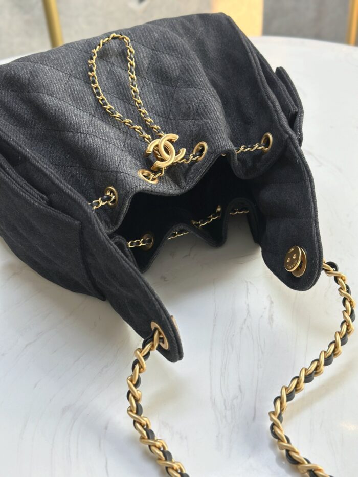 CHANEL 25 Medium Handbag | Black | Glossy Creased Calfskin & Gold & Ruthenium Metal | 40 x 30 x 15 cm - Image 6