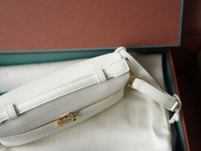 LP Extra Pocket L19 Clutch | Whispering White / Sun Gold | Hammered Calfskin - Image 3