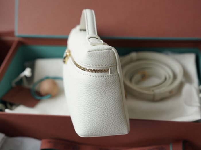 LP Extra Pocket L19 Clutch | Whispering White / Sun Gold | Hammered Calfskin - Image 7