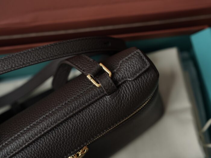 LP Extra Pocket L19 Clutch | Black / Sun Gold | Hammered Calfskin - Image 4