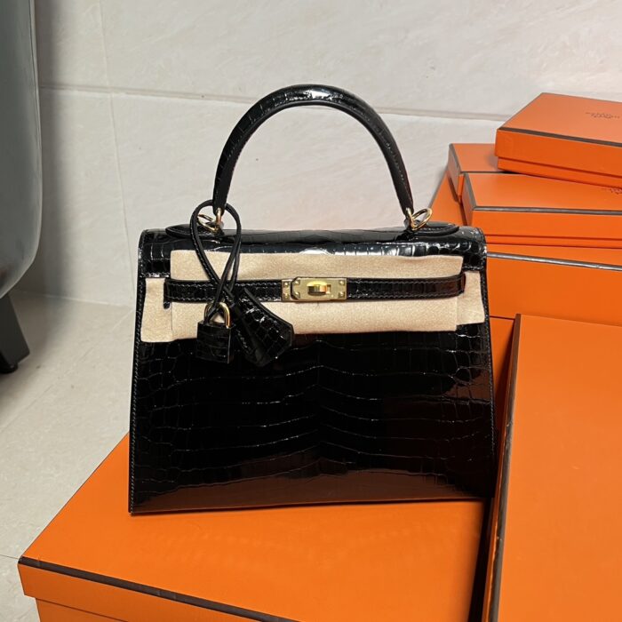 Kelly 25 Bag – Noir with Gold Hardware, 25×20×13 cm, Matte Alligator Leather from France - Image 2