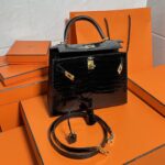 Kelly 25 Bag – Noir with Gold Hardware, 25×20×13 cm, Matte Alligator Leather from France - Image 3