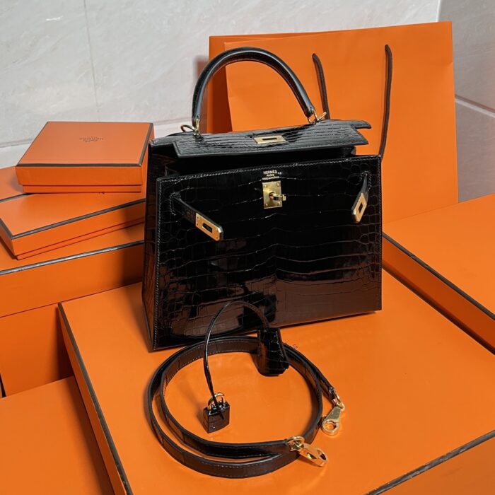 Kelly 25 Bag – Noir with Gold Hardware, 25×20×13 cm, Matte Alligator Leather from France - Image 3