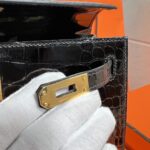 Kelly 25 Bag – Noir with Gold Hardware, 25×20×13 cm, Matte Alligator Leather from France - Image 4