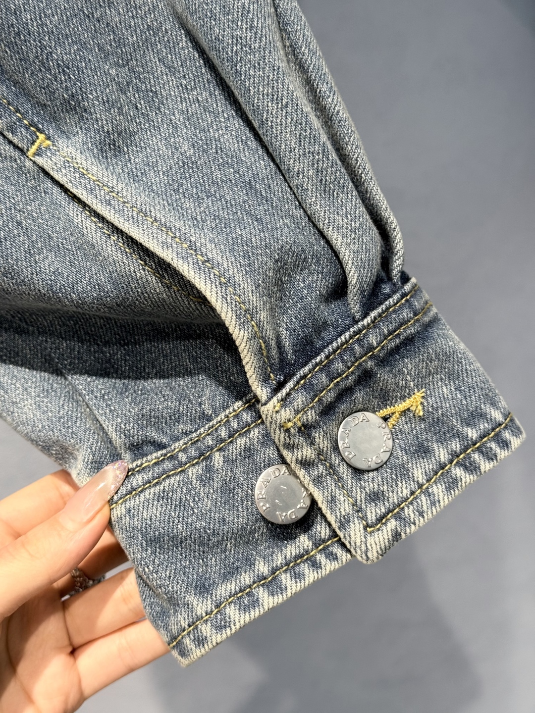 wsxc1754571756339_7 Luxury Denim Cropped Jacket with Signature Triangle Detail – Inspired by Italian Design - Image 4