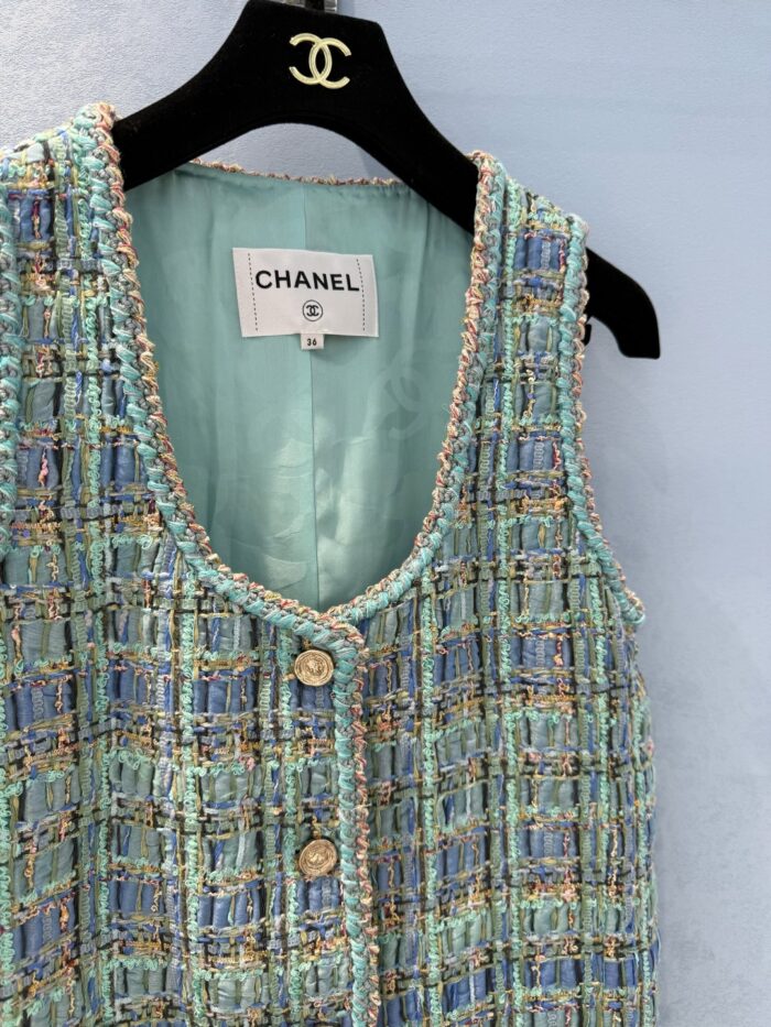 Luxury Apple Green Tweed Dress with Signature Lion Button – Handcrafted Summer Collection - Image 3