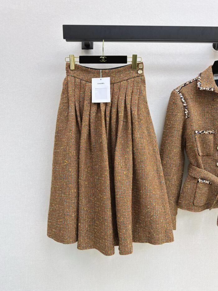 Elegant Contrast-Trim Wool Tweed Set – Blazer & Pleated Skirt | Fall/Winter Collection - Image 2