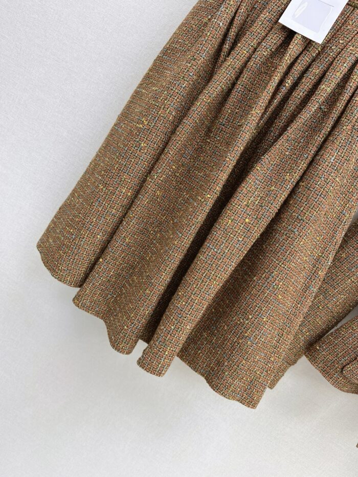 Elegant Contrast-Trim Wool Tweed Set – Blazer & Pleated Skirt | Fall/Winter Collection - Image 6