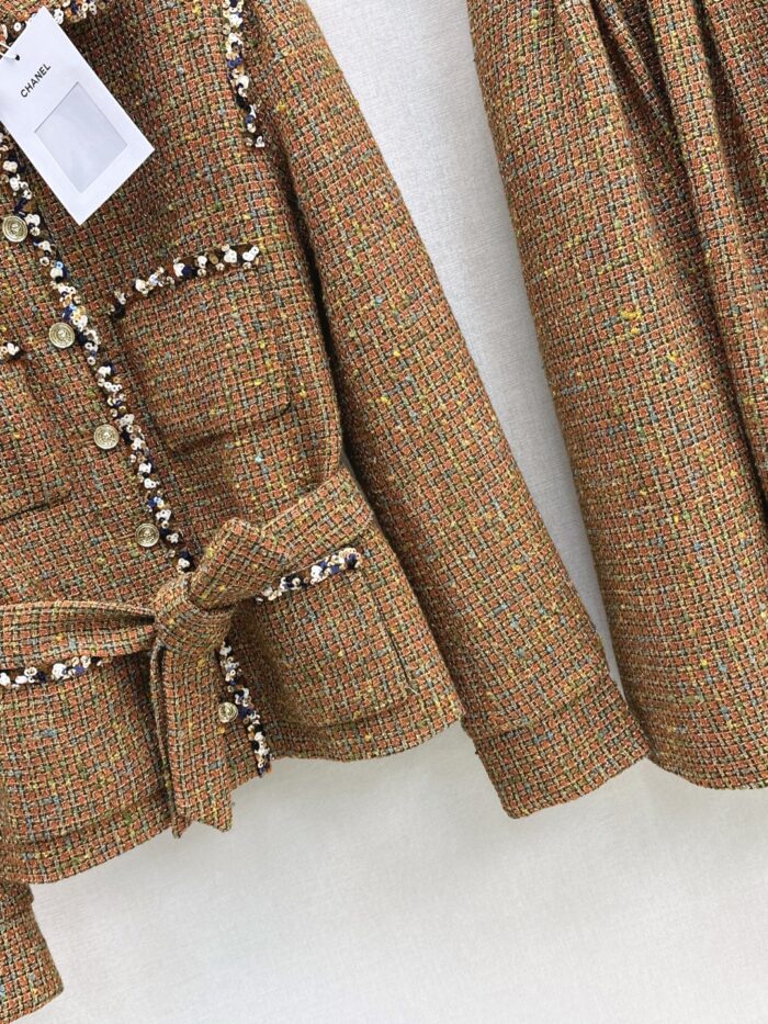 Elegant Contrast-Trim Wool Tweed Set – Blazer & Pleated Skirt | Fall/Winter Collection - Image 12