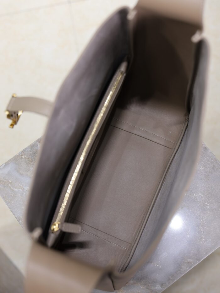 Large LE 5 À 7 Soft Leather Bag – Khaki with Aged Brass Hardware, Cassandre Closure - Image 7
