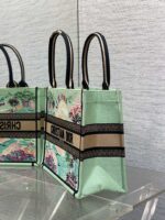 Summer Souvenir Capsule Tote Bag – Limited Edition Embroidered City Motif, Large Capacity - Image 6