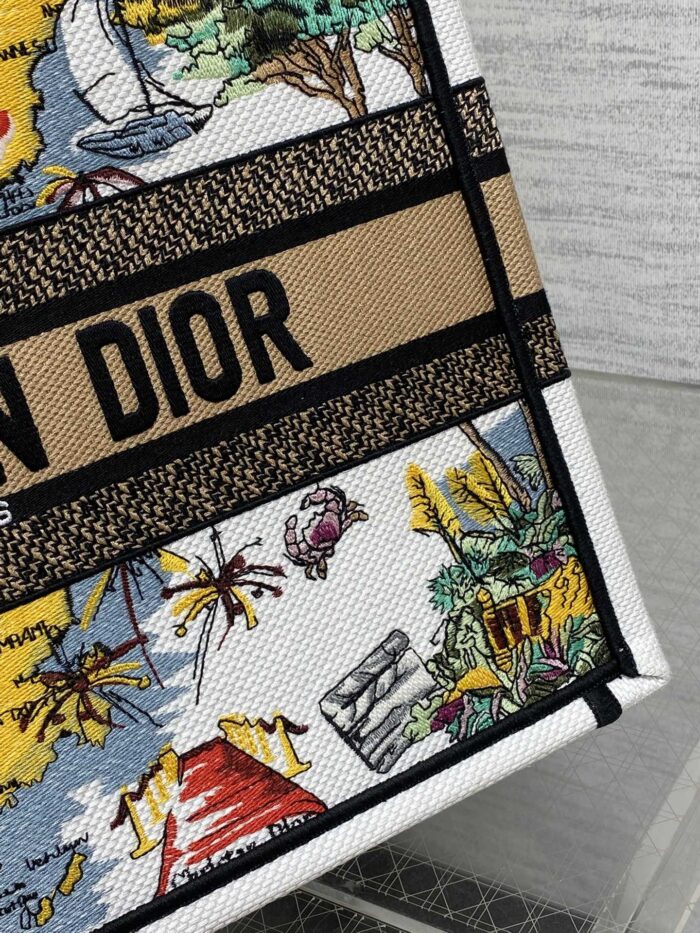 Summer Souvenir Capsule Tote Bag – Limited Edition Embroidered City Motif, Large Capacity - Image 3