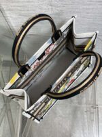 Summer Souvenir Capsule Tote Bag – Limited Edition Embroidered City Motif, Large Capacity - Image 8