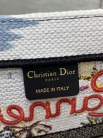 Summer Souvenir Capsule Tote Bag – Limited Edition Embroidered City Motif, Large Capacity - Image 9