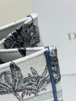 Medium Book Tote Bag – Bayadere & D-Stripes Embroidery, Palm Blue Edition (36cm) - Image 4