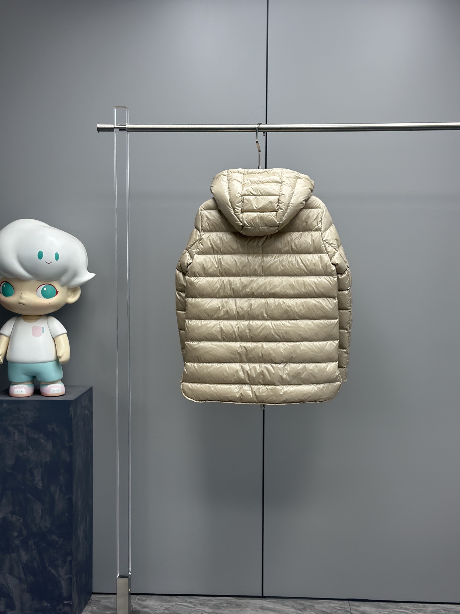 wsxc1758264102894_8 Moncler Argenno Women’s Short Down Jacket with Belt – Black, Ivory, Champagne | Sizes 1–4 - Image 7