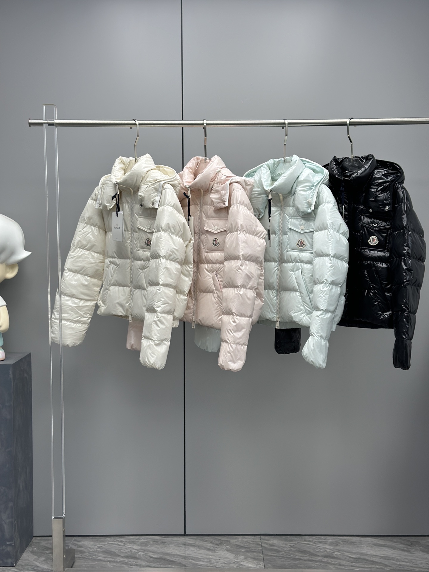 wsxc1758264272444_0 Moncler Andro Women’s Short Down Jacket with Detachable Hood – Cream White, Sakura Pink, Macaron Blue, Black | Sizes 0–3 - Image 1
