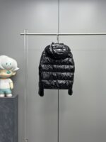 Moncler Andro Women’s Short Down Jacket with Detachable Hood – Cream White, Sakura Pink, Macaron Blue, Black | Sizes 0–3 - Image 9