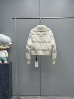 Moncler Jadeite Women’s Short Down Jacket with Knit Collar – 24FW Collection | White, Black | Sizes 1–3 - Image 13