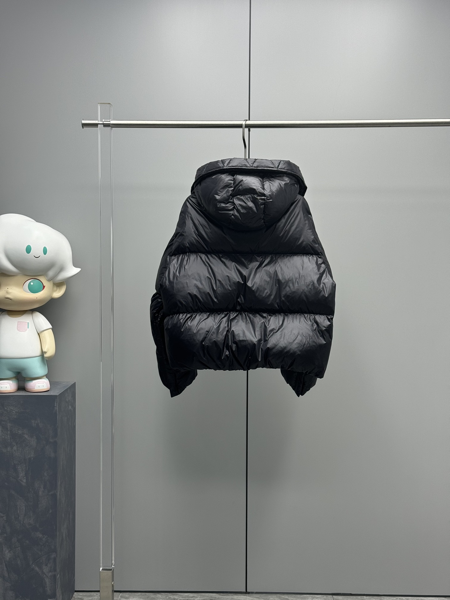 wsxc1758265103626_8 Moncler Borey Women’s Cape Down Jacket – 2024 New Hooded Short Puffer | Beige, Black | Sizes 0–2 - Image 4